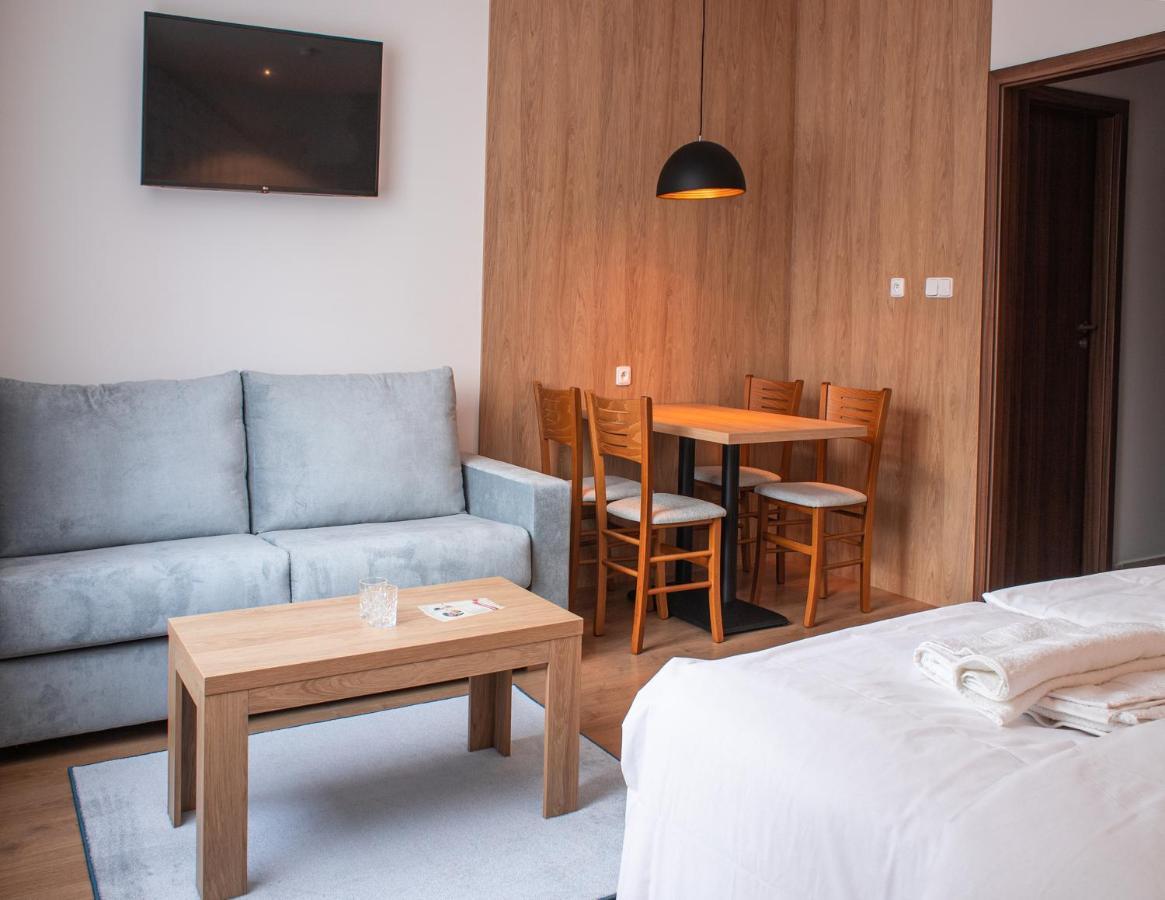 Hotel Beseda Ceske Budejovice Esterno foto