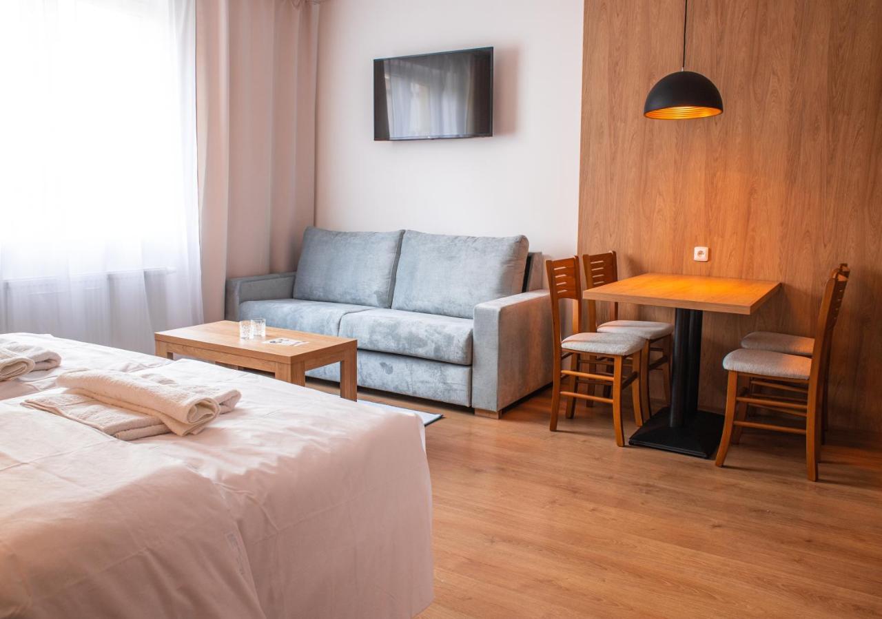 Hotel Beseda Ceske Budejovice Esterno foto